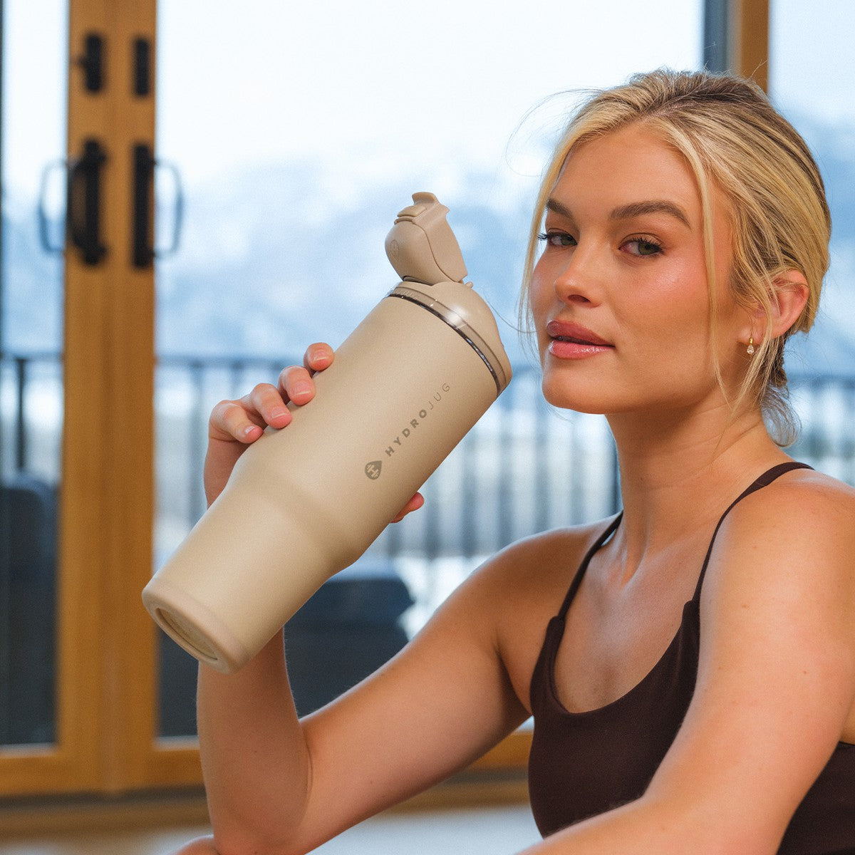 HYDROJUG Special Offer / HydroJug Ease2o 32oz - Compact Water Bottle with Straw & Chug Spout – Dune