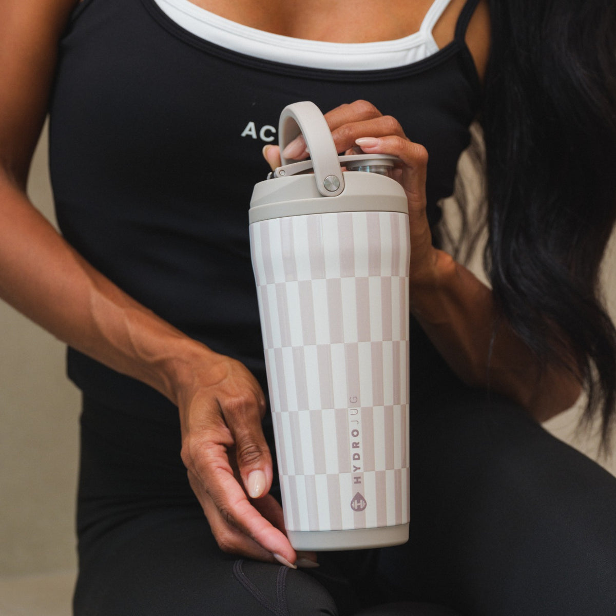 HYDROJUG Customer Favorite / HydroJug Insulated Shaker 24oz - Latte